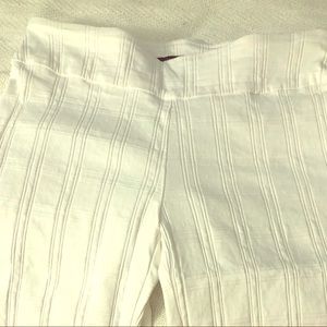 Zac and Rachel white capris